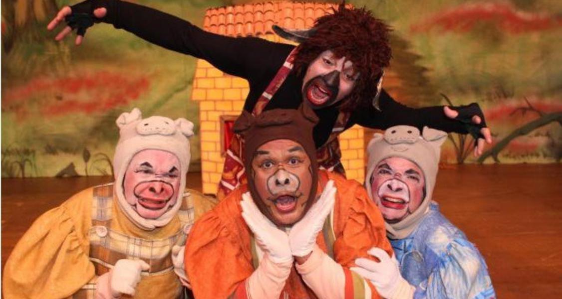 Fábula “Os três porquinhos” é encenada no Teatro Municipal