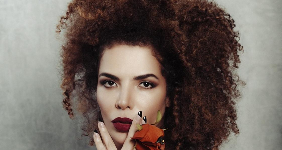 Theatro Pedro II recebe show de Vanessa da Mata