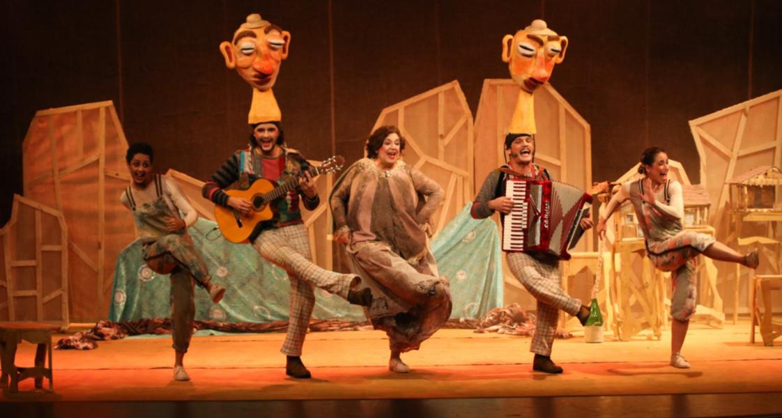 Teatro Santarosa recebe espetáculo infantil 'Um golinho só'