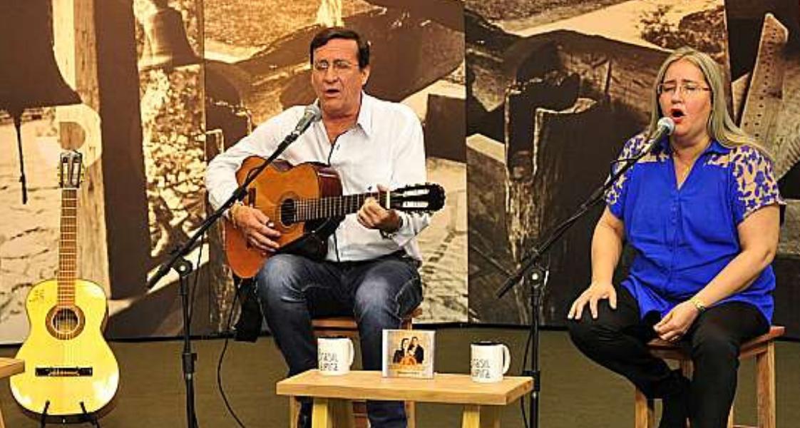 Projeto Segunda Bruta do Coronel's recebe a dupla Edvan & Gisele